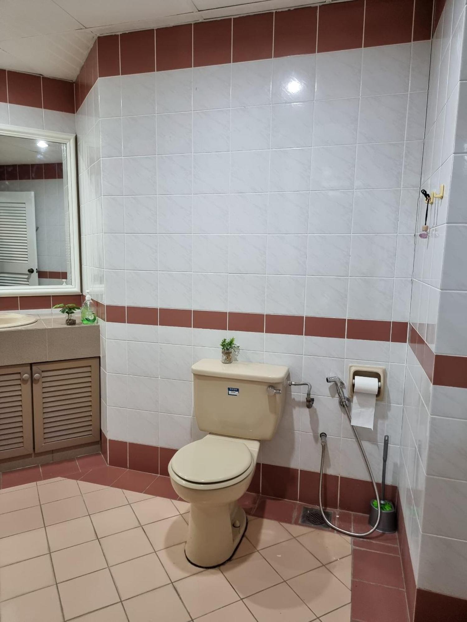 Cozzzy Hut Riverbank Suites Kuching With Spectacular River View Exterior photo