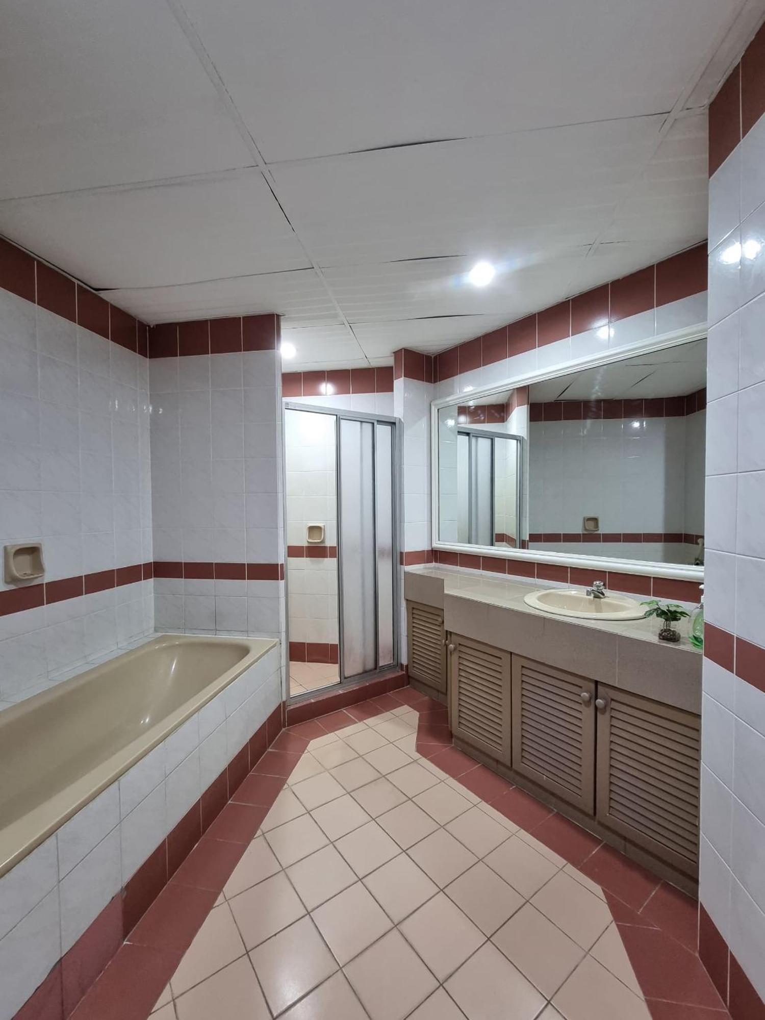 Cozzzy Hut Riverbank Suites Kuching With Spectacular River View Exterior photo