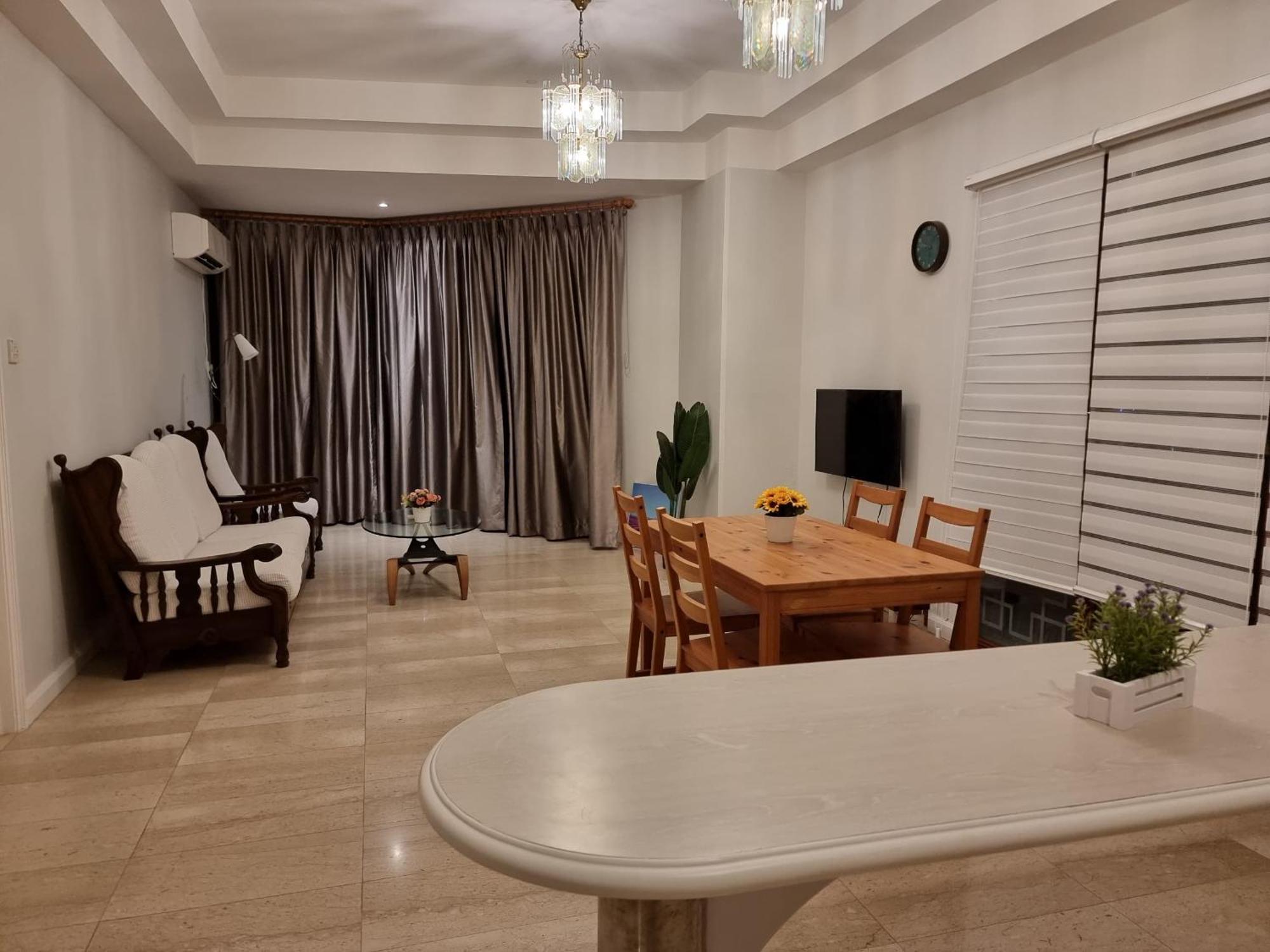 Cozzzy Hut Riverbank Suites Kuching With Spectacular River View Exterior photo