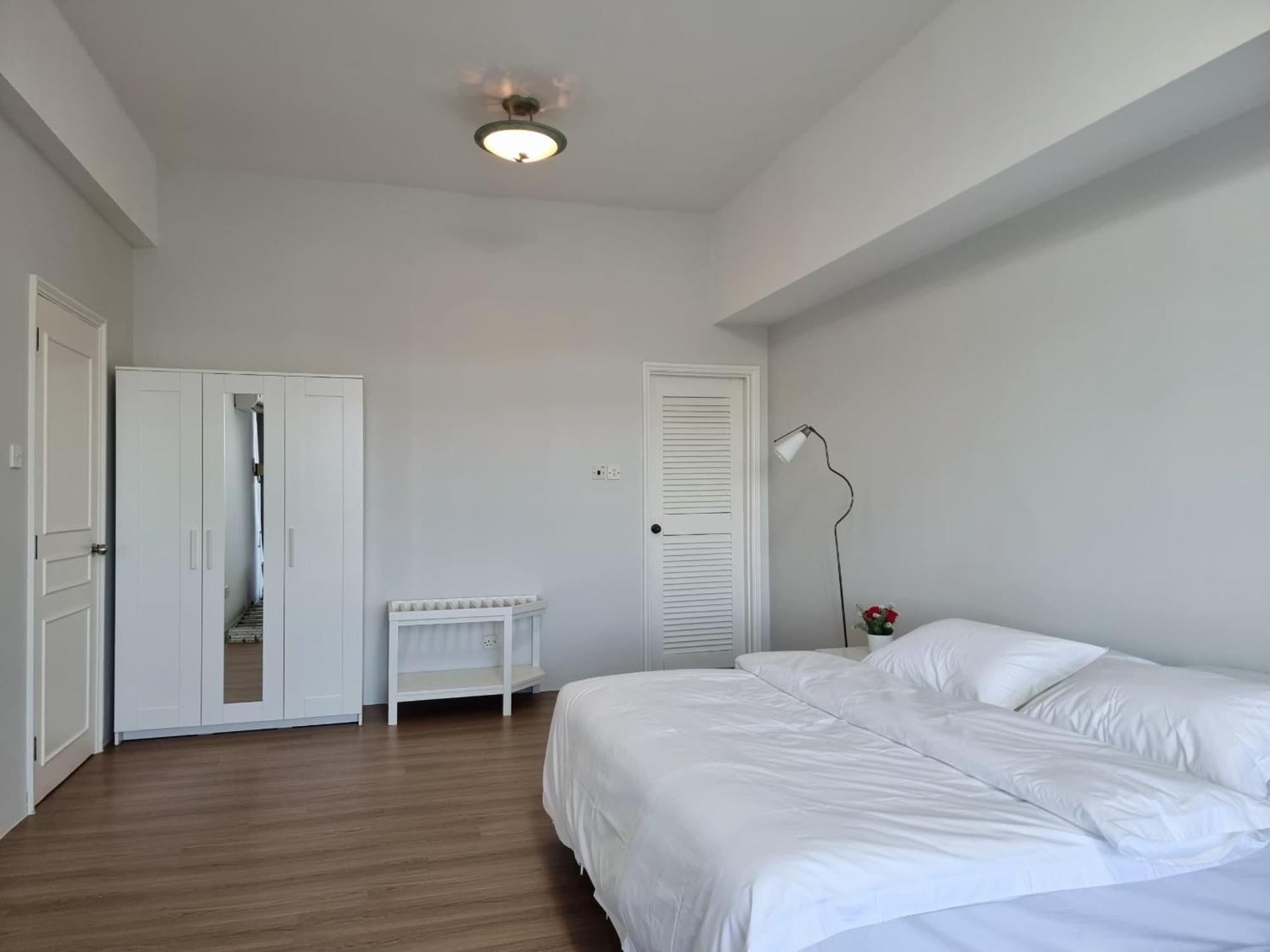 Cozzzy Hut Riverbank Suites Kuching With Spectacular River View Exterior photo